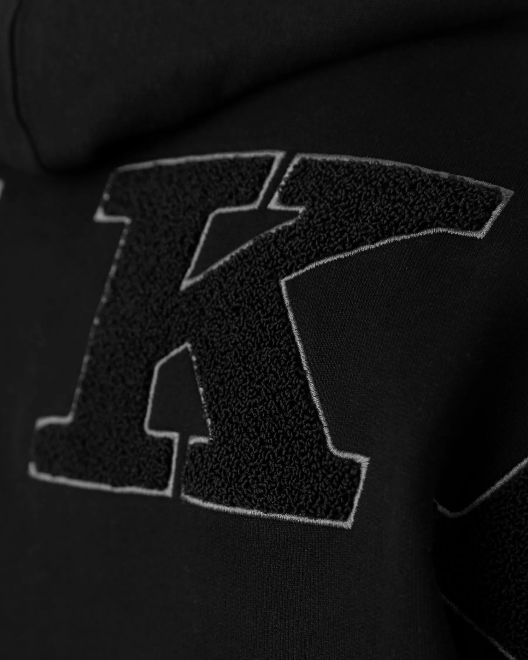 Sweats|JACKER NOTORIOUS ZIPPED HOODIE - BLACK